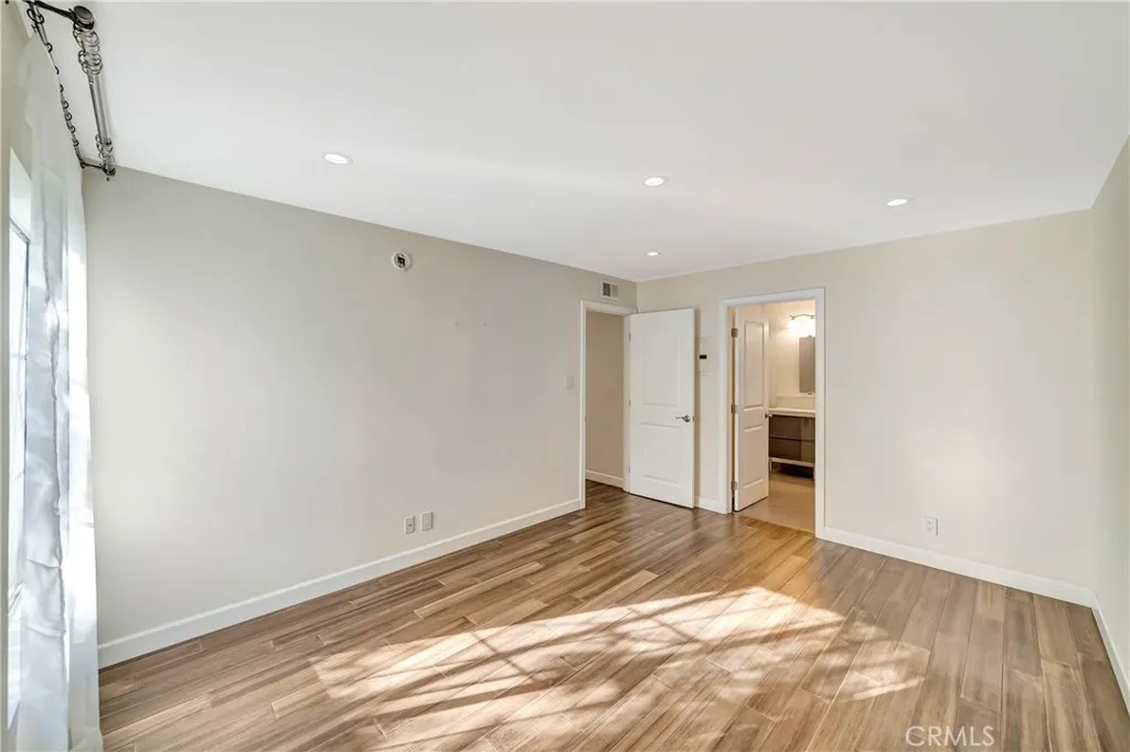 5700 Etiwanda Avenue 280, Tarzana, California 91356 home-pic-12
