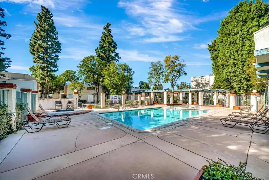 5700 Etiwanda Avenue 280, Tarzana, California 91356 home-pic-30
