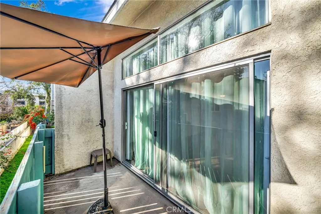 5700 Etiwanda Avenue 280, Tarzana, California 91356 home-pic-25