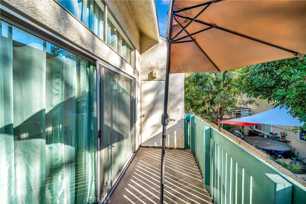 5700 Etiwanda Avenue 280, Tarzana, California 91356 home-pic-24