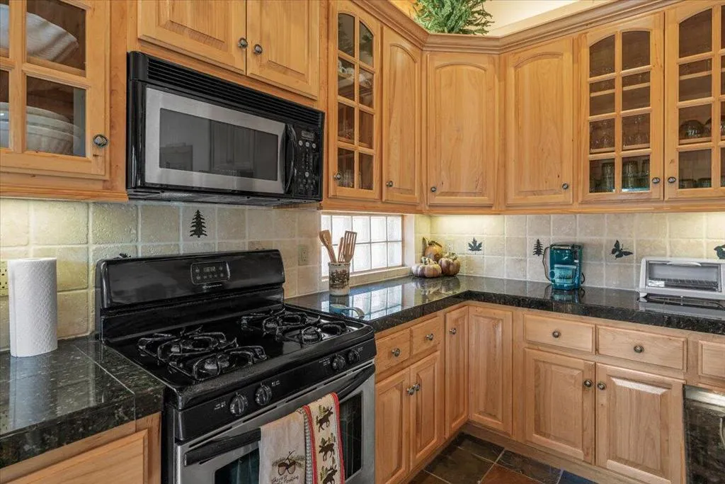 42279 Castle Crag Road, Big Bear, California 92315 home-pic-23