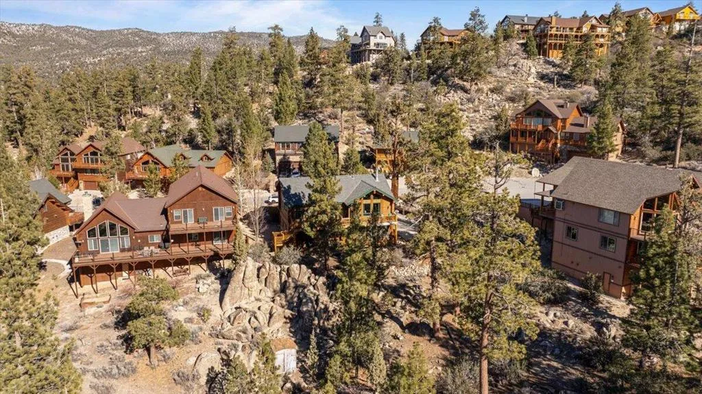 42279 Castle Crag Road, Big Bear, California 92315 home-pic-10