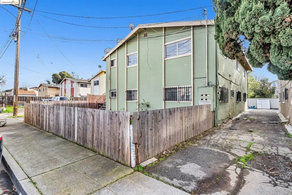 128 Catron Dr, Oakland, California 94603 home-pic-3