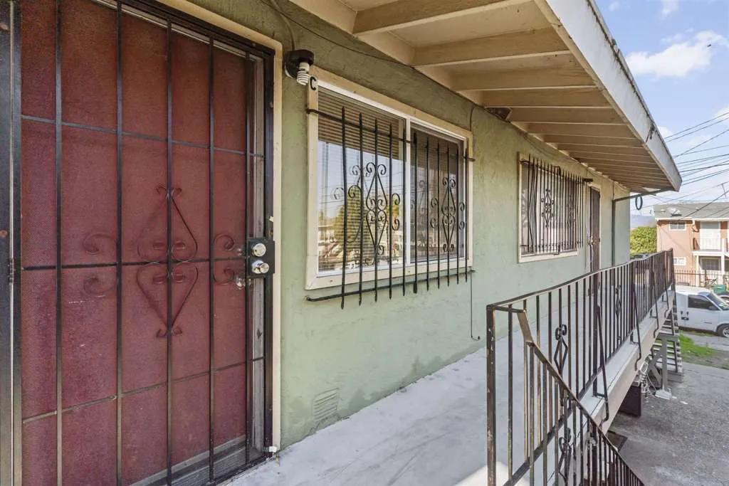 128 Catron Dr, Oakland, California 94603 home-pic-4