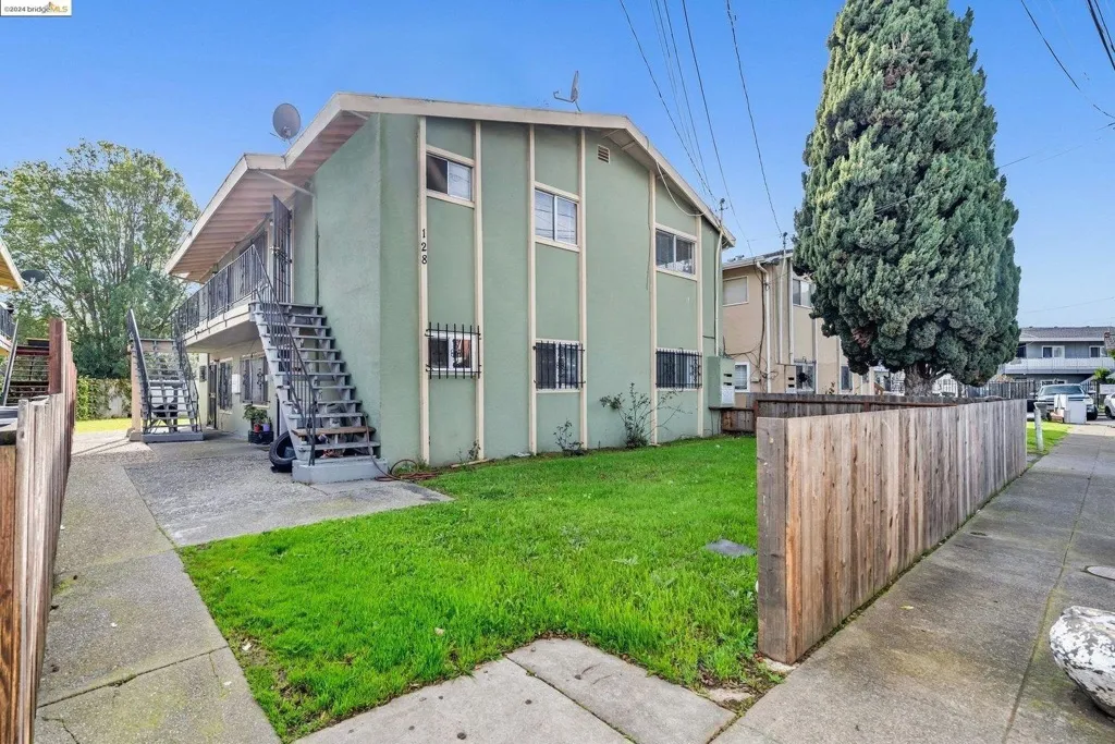 128 Catron Dr, Oakland, California 94603 home-pic-1