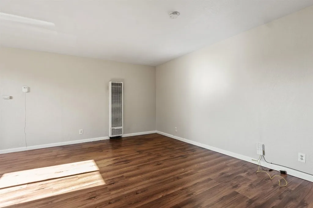 128 Catron Dr, Oakland, California 94603 home-pic-8