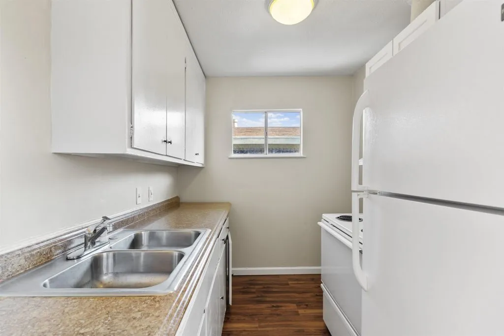 128 Catron Dr, Oakland, California 94603 home-pic-12