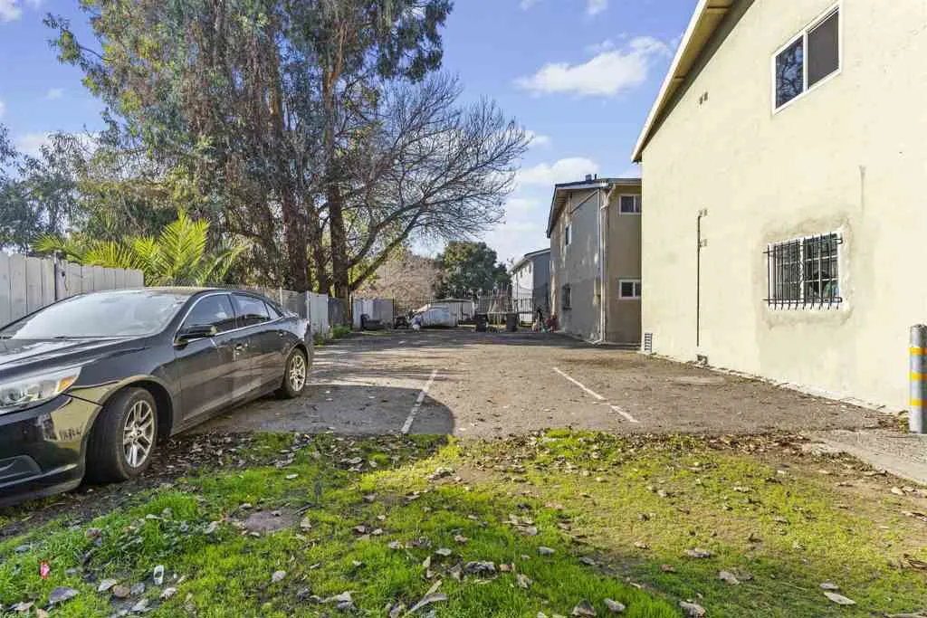 128 Catron Dr, Oakland, California 94603 home-pic-19