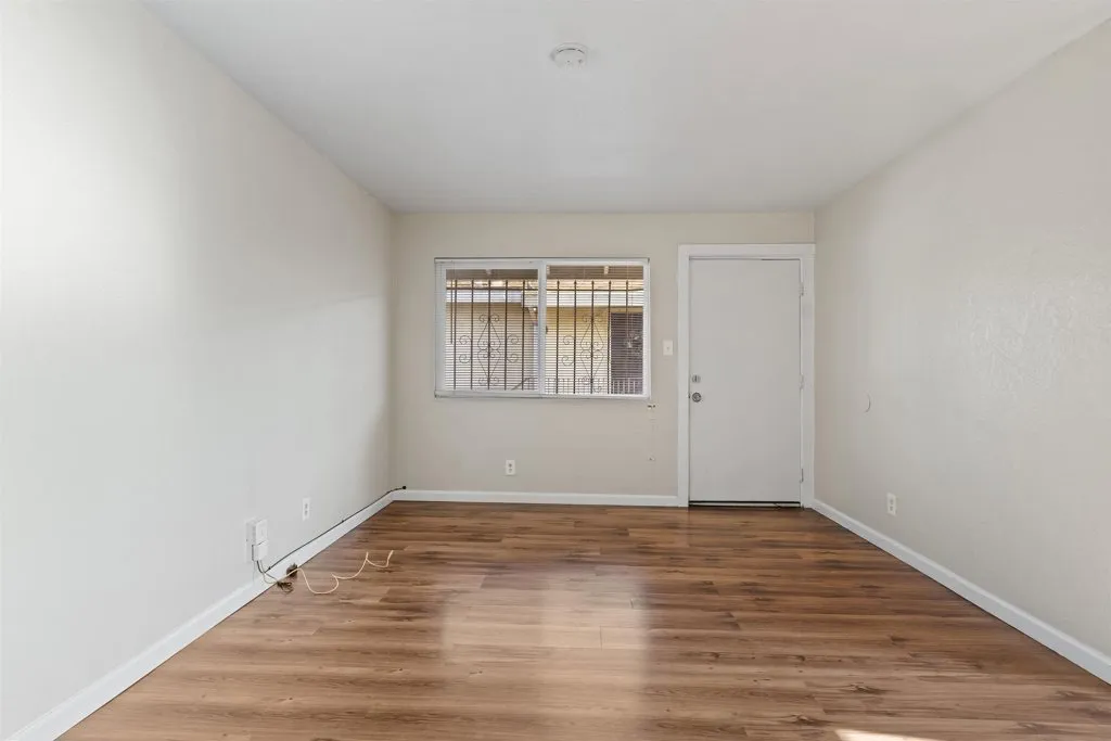 128 Catron Dr, Oakland, California 94603 home-pic-5