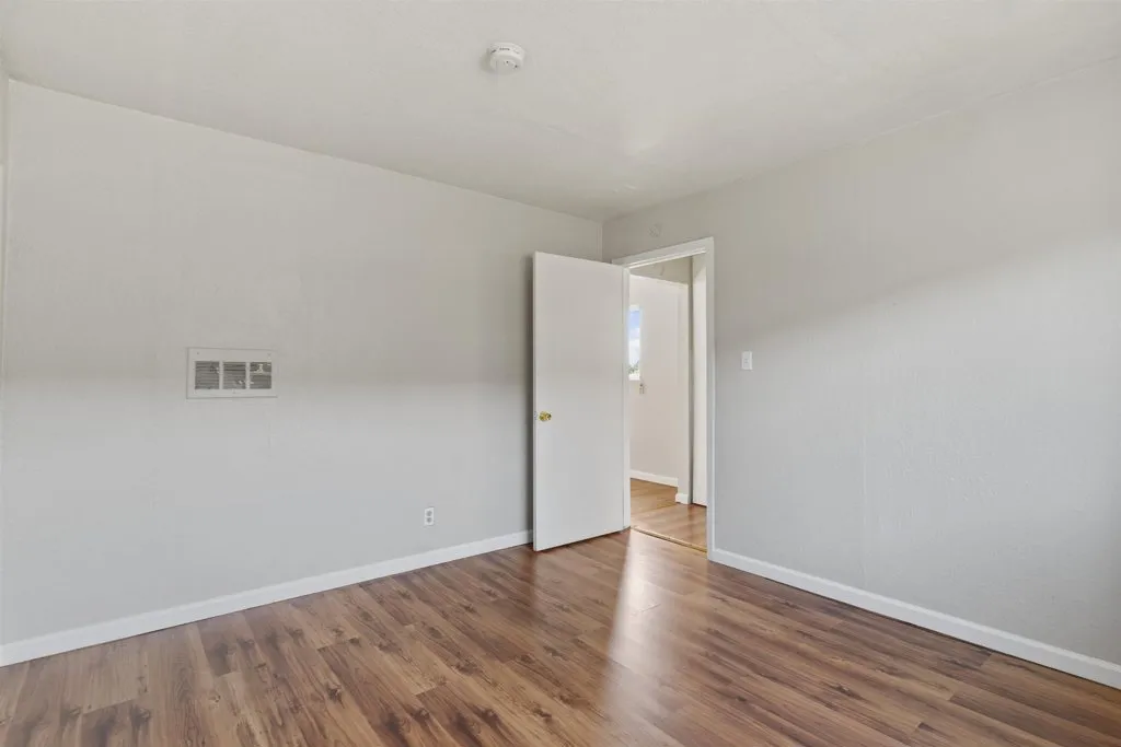 128 Catron Dr, Oakland, California 94603 home-pic-14