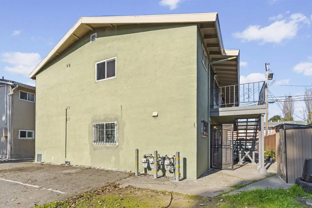 128 Catron Dr, Oakland, California 94603 home-pic-22