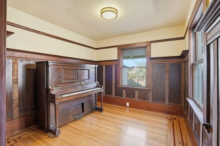 604 56th St, Oakland, California 94609