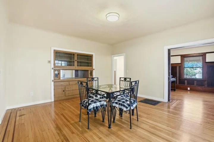 604 56th St, Oakland, California 94609