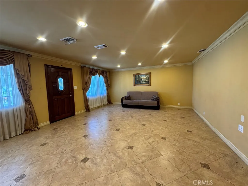 6703 Morse Avenue, North Hollywood, California 91606 home-pic-4