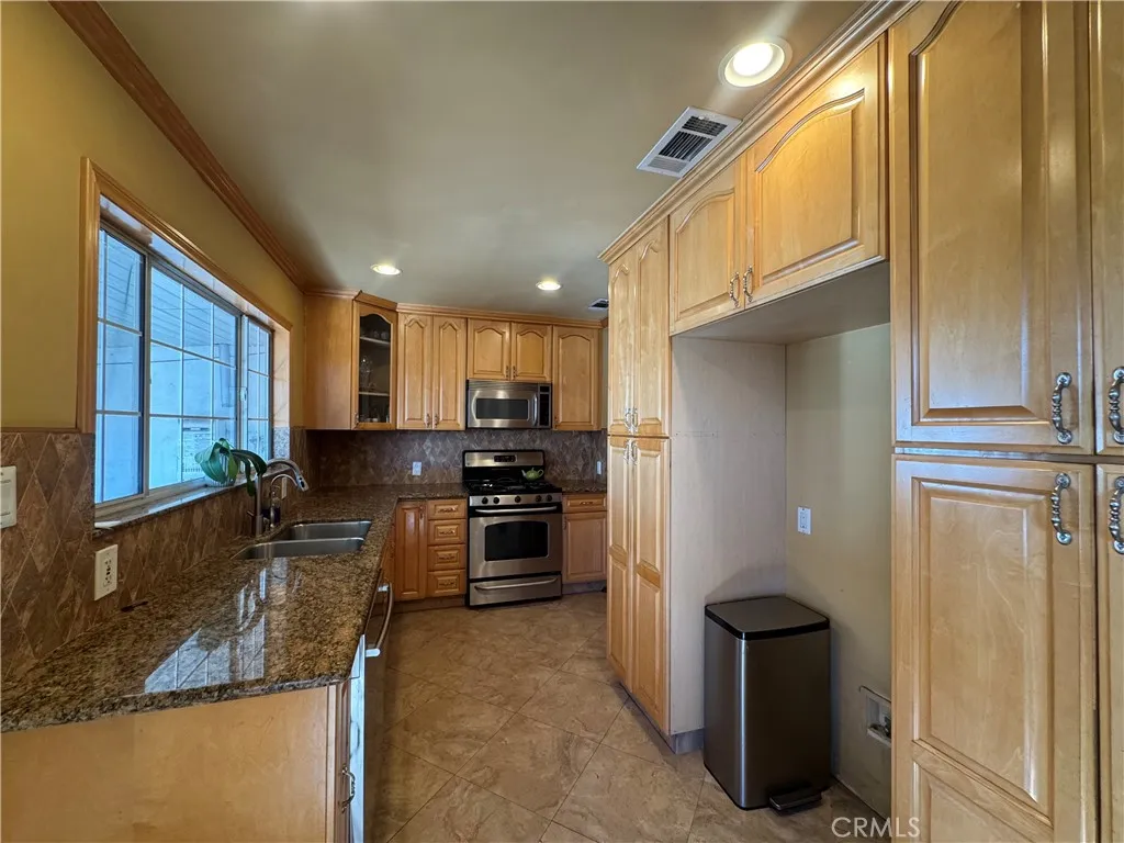 6703 Morse Avenue, North Hollywood, California 91606 home-pic-8
