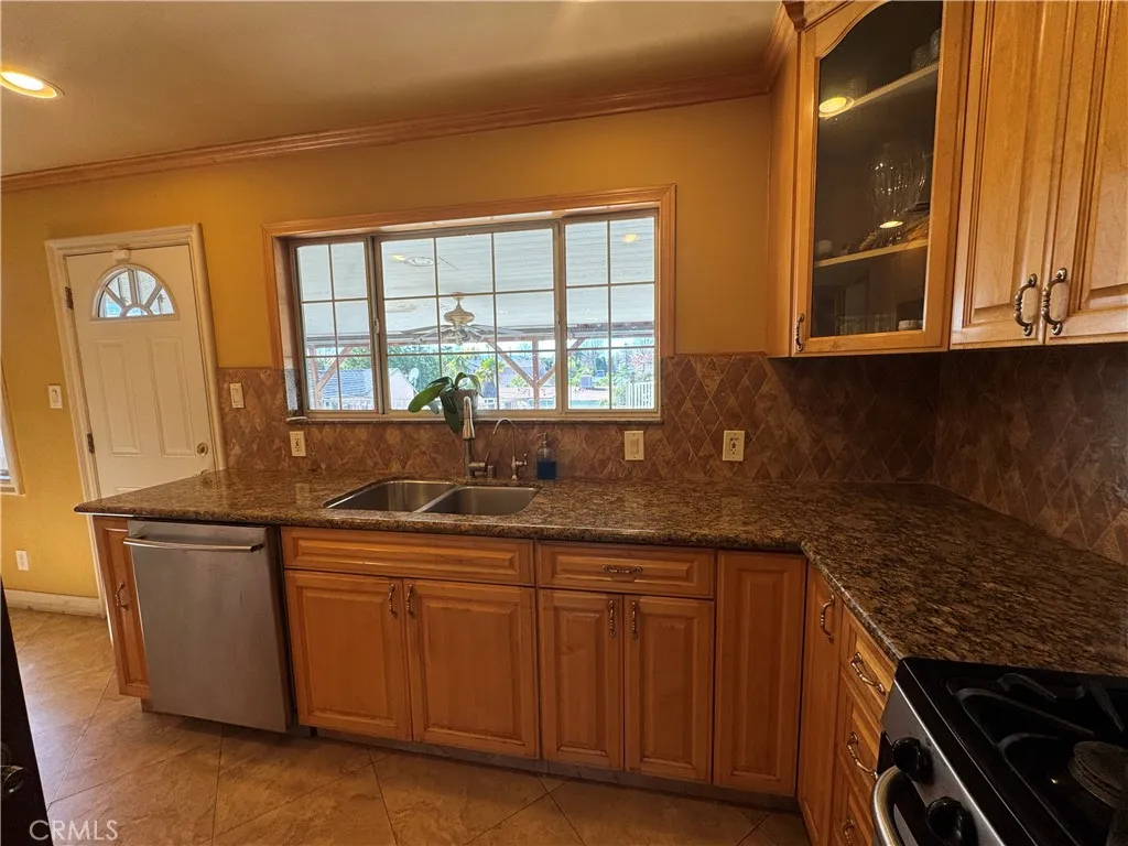 6703 Morse Avenue, North Hollywood, California 91606 home-pic-5