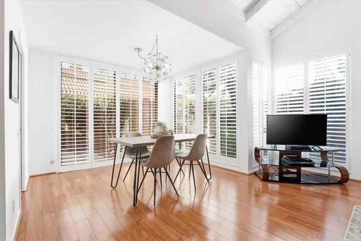 17-2367 S Gene Autry Trail B-16