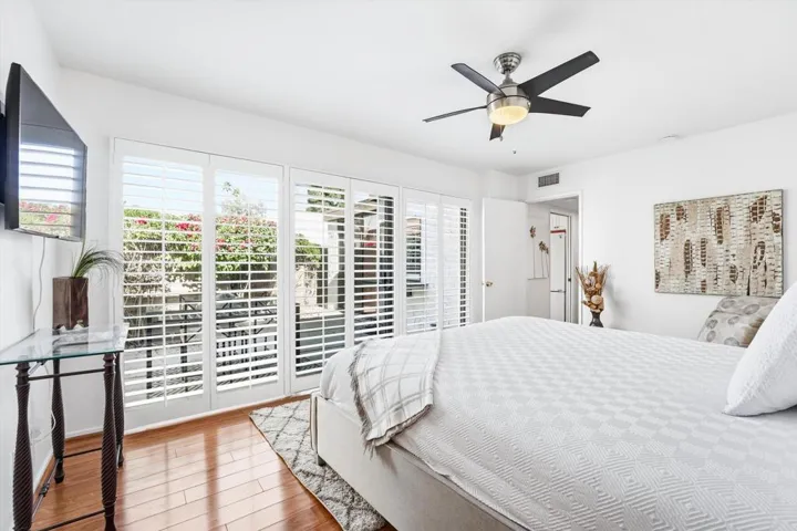 28-2367 S Gene Autry Trail B-27