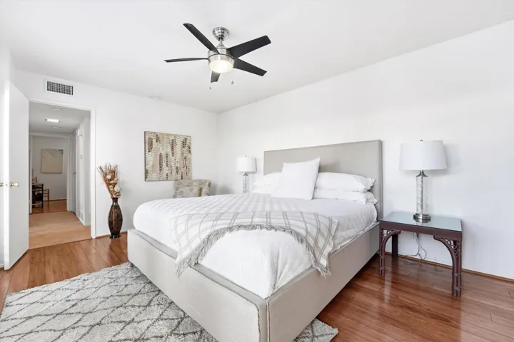 27-2367 S Gene Autry Trail B-26