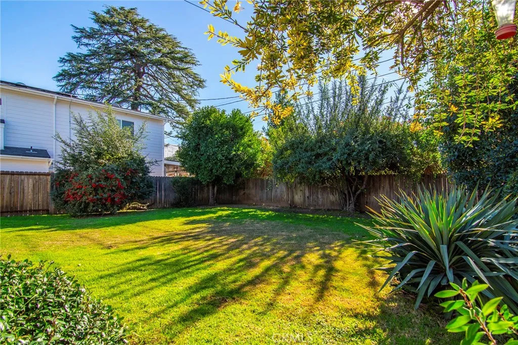 22716 Berdon Street, Woodland Hills, California 91367 home-pic-14