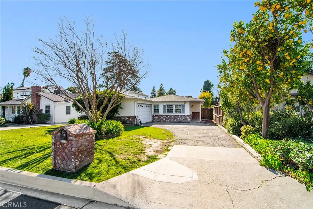 22716 Berdon Street, Woodland Hills, California 91367 home-pic-1