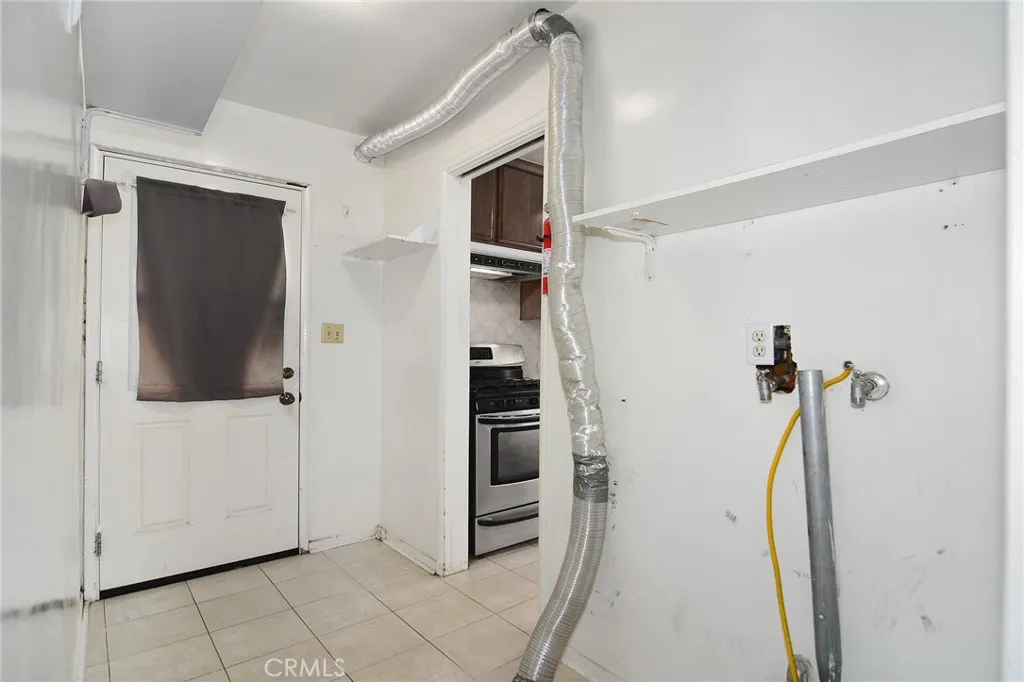 22716 Berdon Street, Woodland Hills, California 91367 home-pic-10