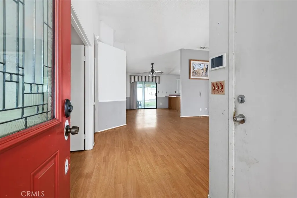 407 Westminister, San Jacinto, California 92583 home-pic-4