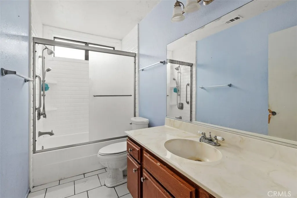 407 Westminister, San Jacinto, California 92583 home-pic-18