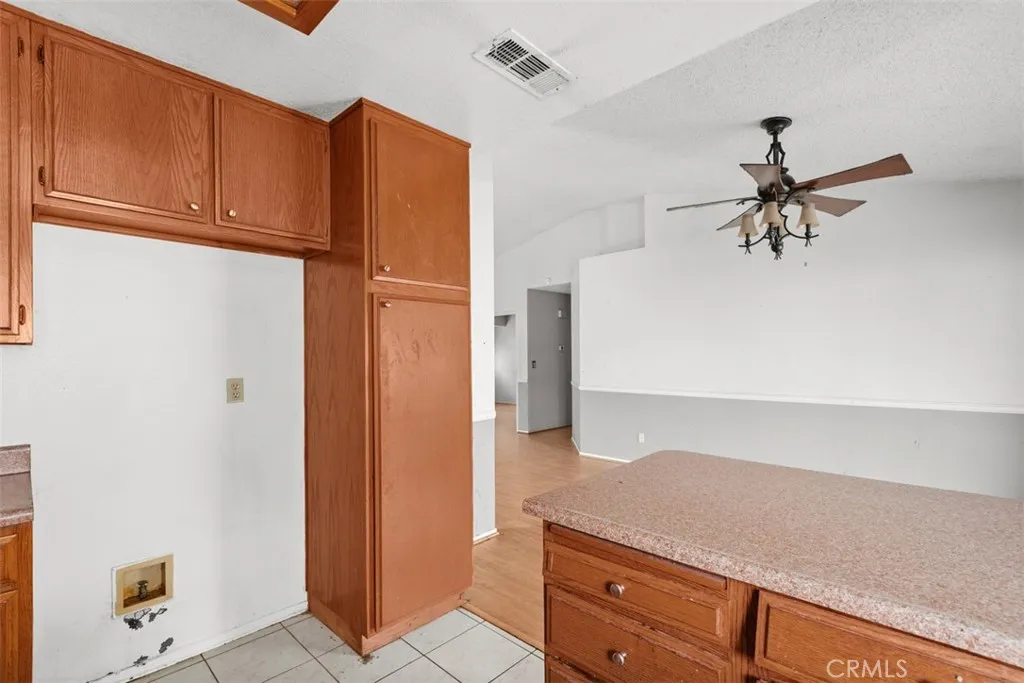407 Westminister, San Jacinto, California 92583 home-pic-15