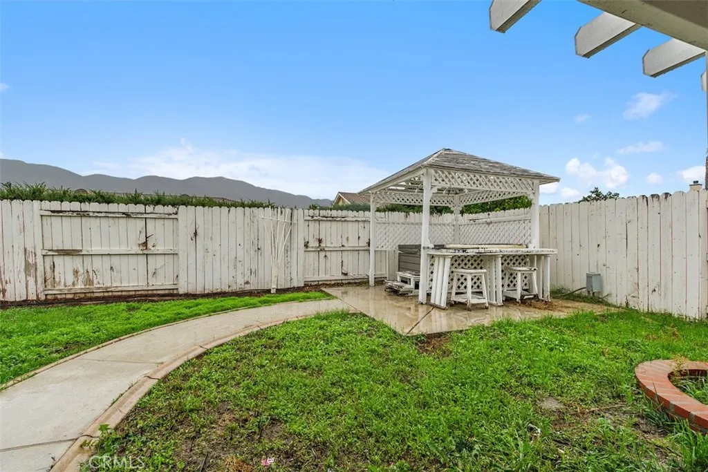407 Westminister, San Jacinto, California 92583 home-pic-24