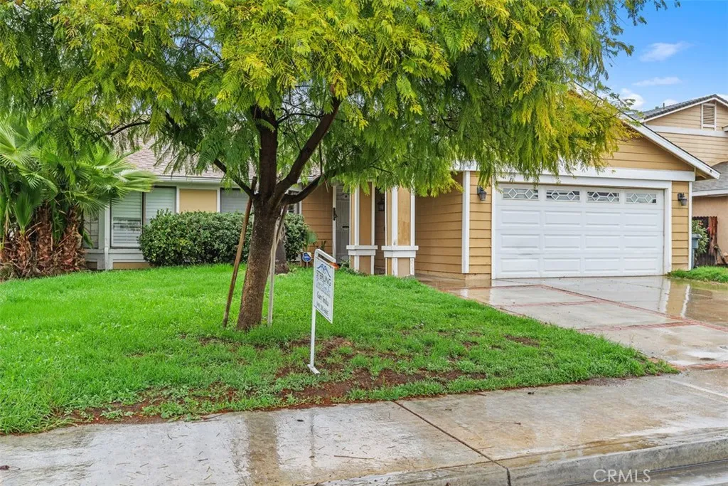407 Westminister, San Jacinto, California 92583 home-pic-2