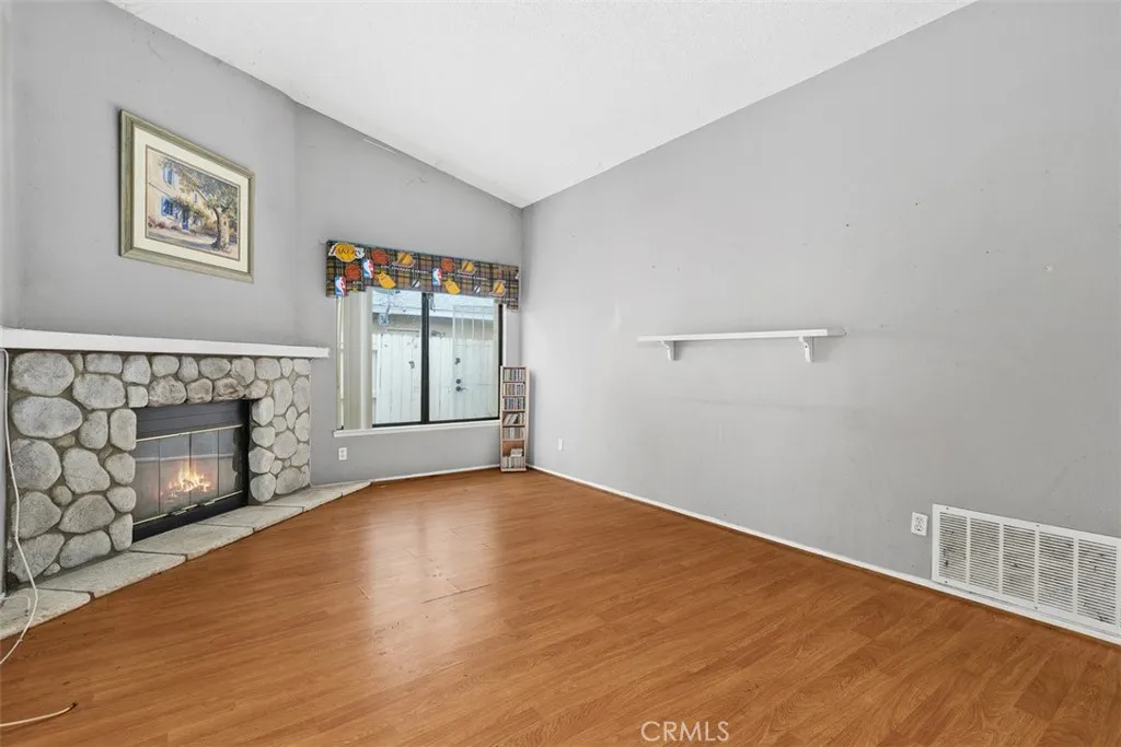 407 Westminister, San Jacinto, California 92583 home-pic-7