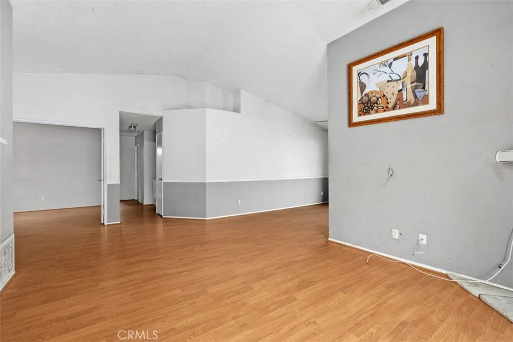 407 Westminister, San Jacinto, California 92583 home-pic-9