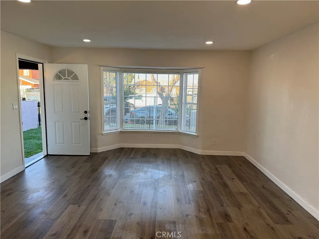 1346 W 92nd, Los Angeles, California 90044 home-pic-11