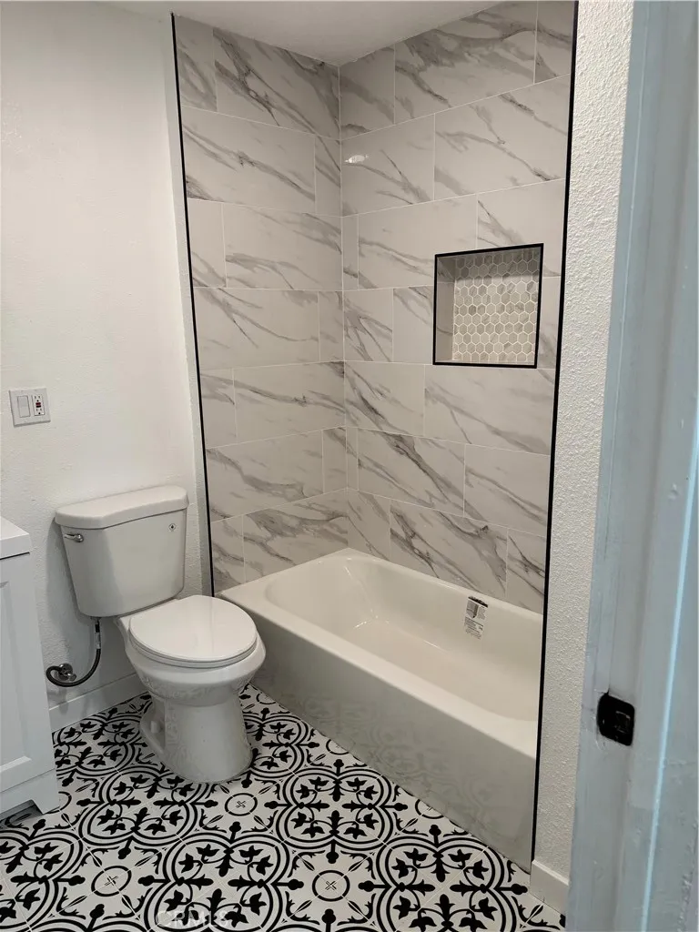 1346 W 92nd, Los Angeles, California 90044 home-pic-15