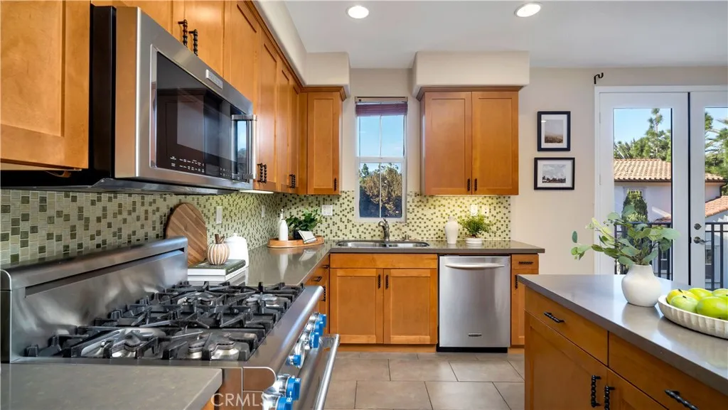 23 Crosspointe, Irvine, California 92618 home-pic-12