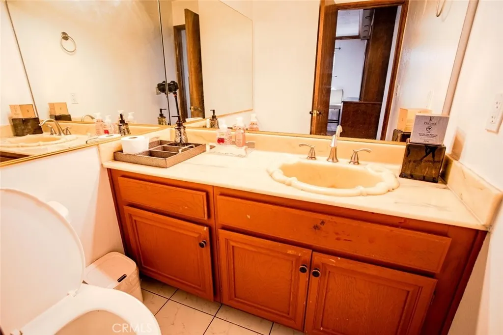 5327 Wilkinson Avenue 6, Valley Village, California 91607 home-pic-9