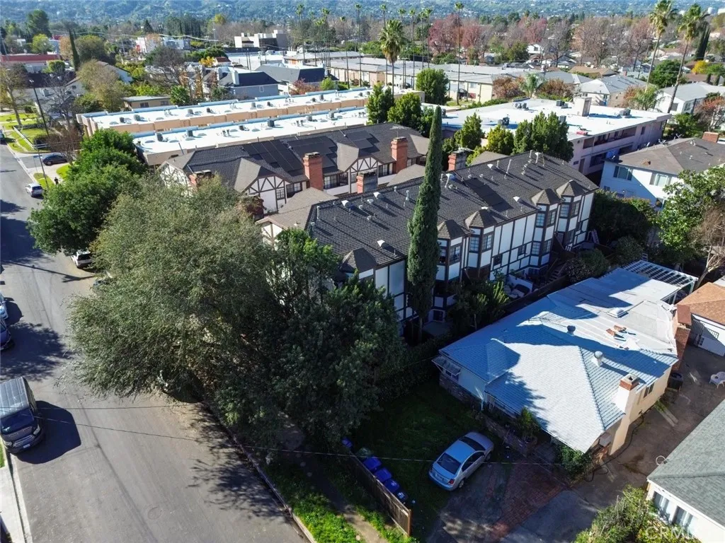 5327 Wilkinson Avenue 6, Valley Village, California 91607 home-pic-51