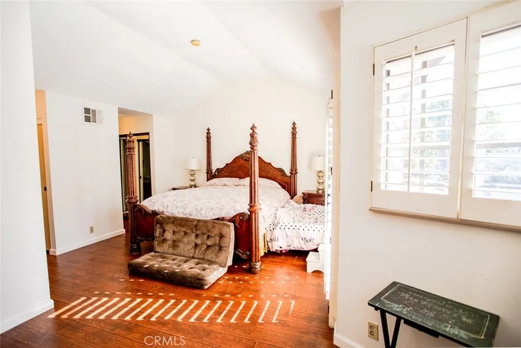 5327 Wilkinson Avenue 6, Valley Village, California 91607 home-pic-24