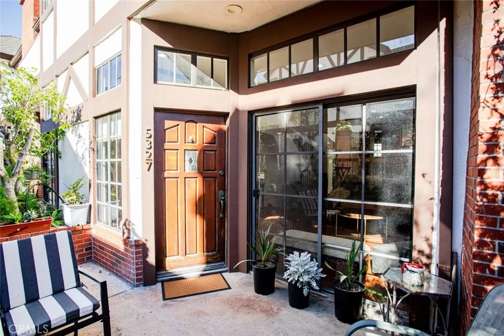 5327 Wilkinson Avenue 6, Valley Village, California 91607 home-pic-34