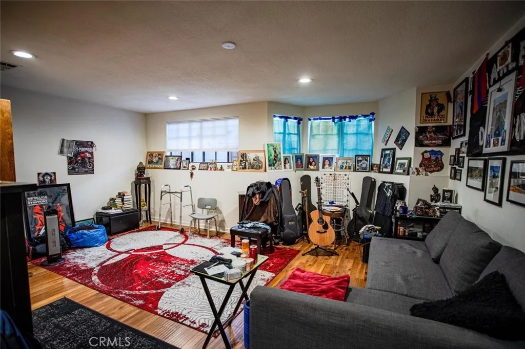 5327 Wilkinson Avenue 6, Valley Village, California 91607 home-pic-26