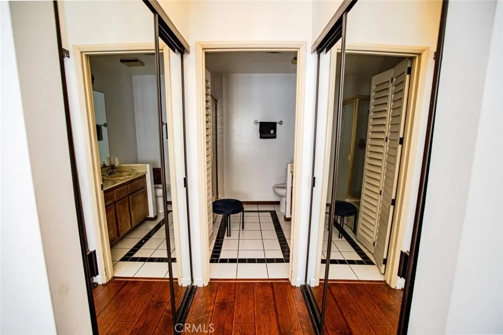 5327 Wilkinson Avenue 6, Valley Village, California 91607 home-pic-21