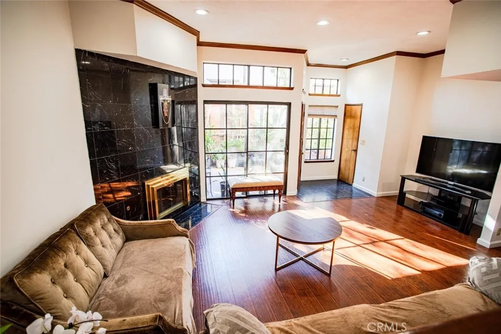 5327 Wilkinson Avenue 6, Valley Village, California 91607 home-pic-4