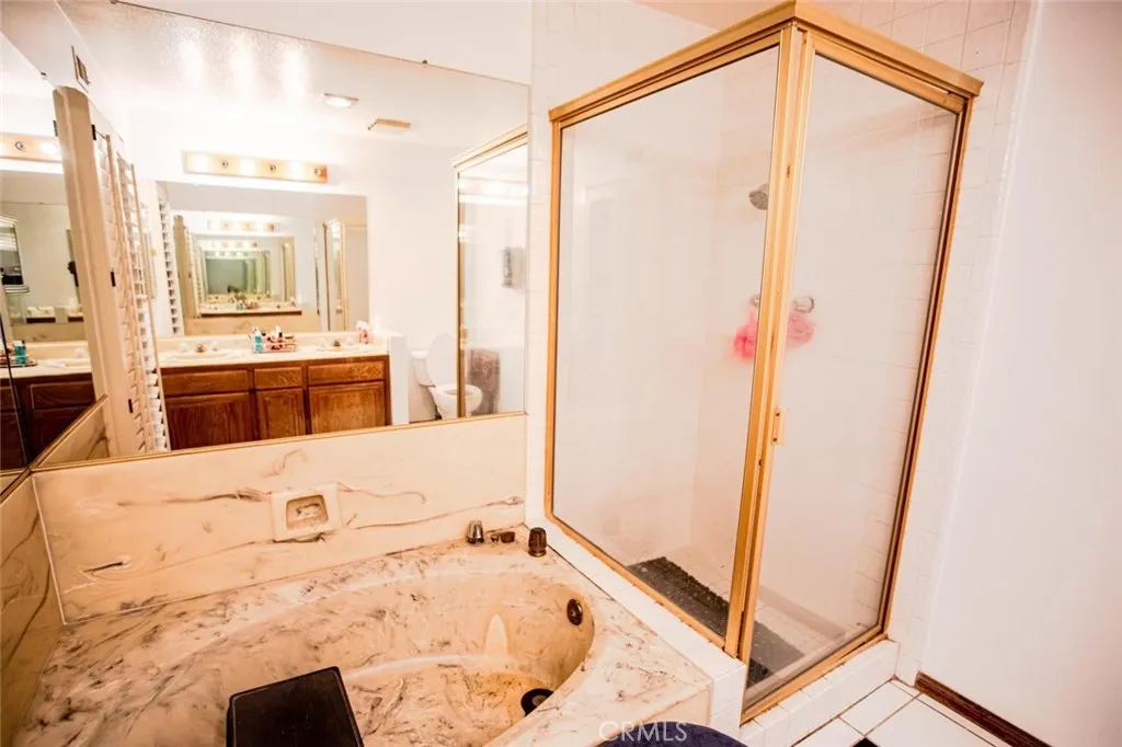 5327 Wilkinson Avenue 6, Valley Village, California 91607 home-pic-23