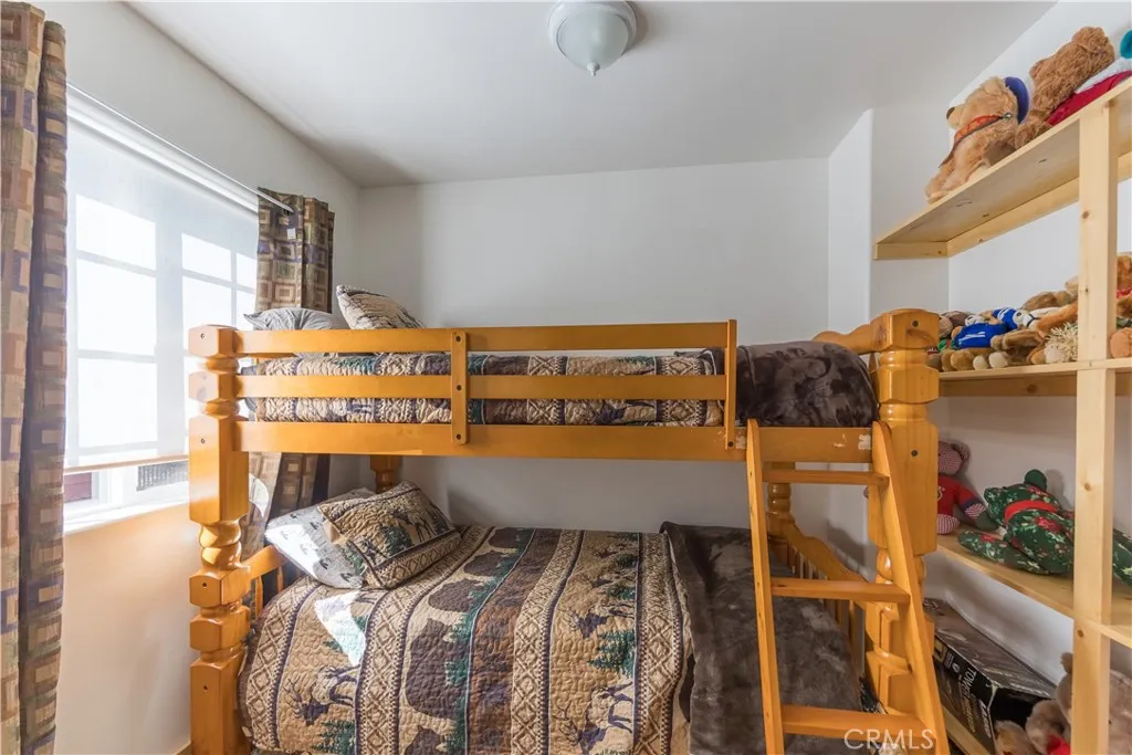 1308 Buffalo Court, Big Bear Lake, California 92315 home-pic-38