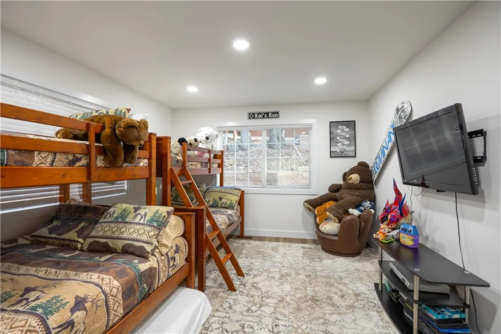 1308 Buffalo Court, Big Bear Lake, California 92315 home-pic-13