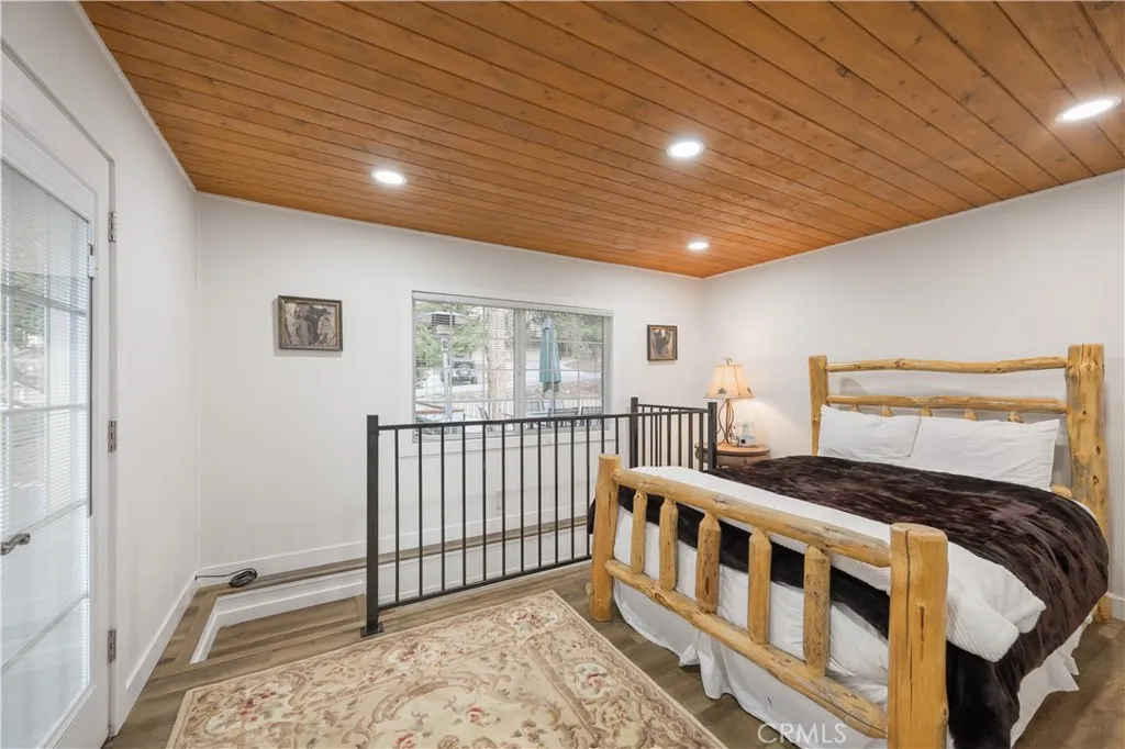 1308 Buffalo Court, Big Bear Lake, California 92315 home-pic-25