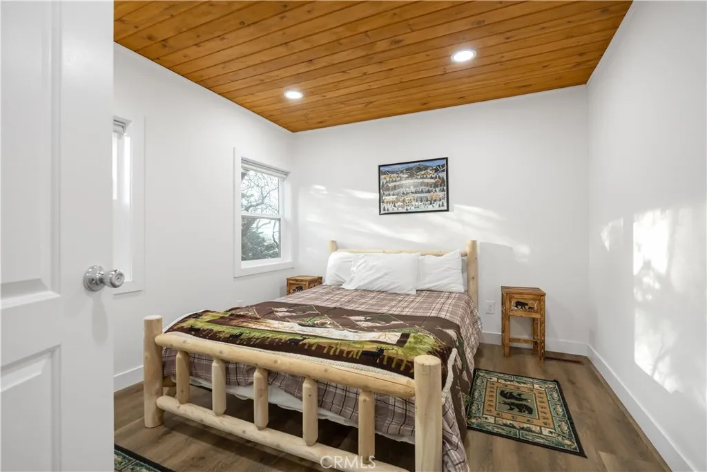 1308 Buffalo Court, Big Bear Lake, California 92315 home-pic-18