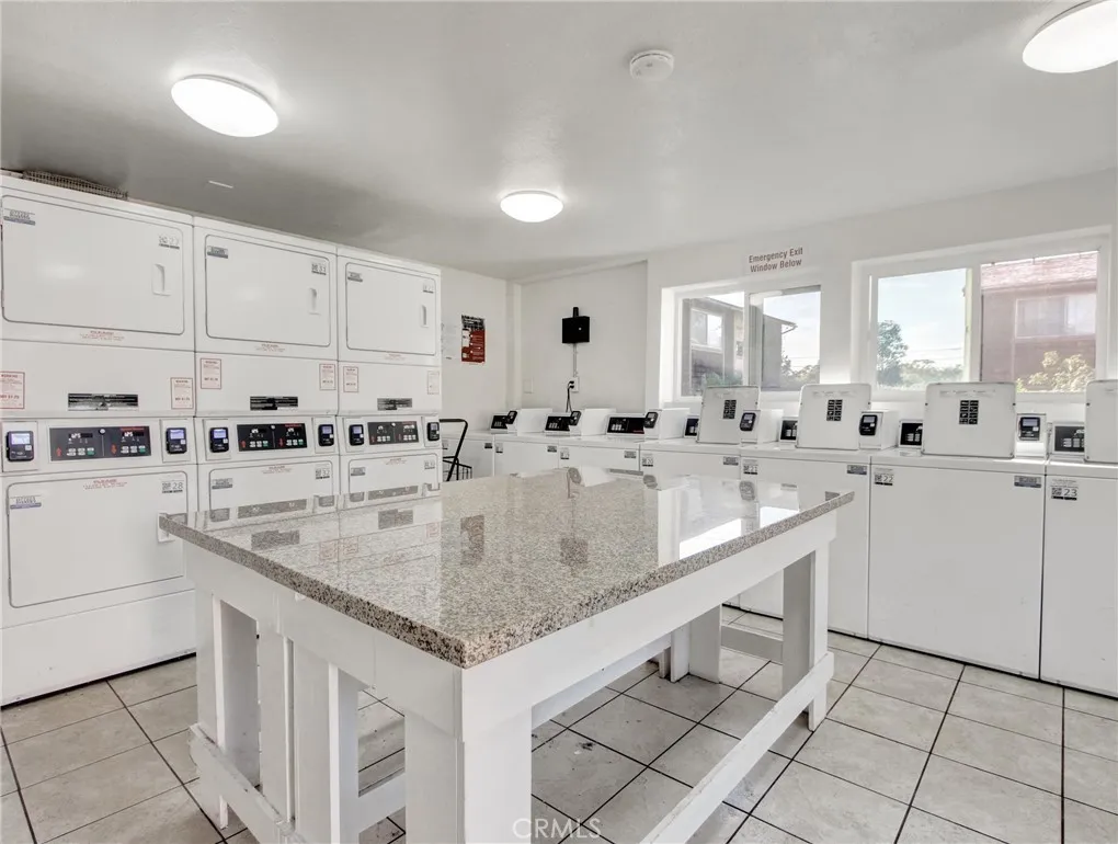 1062 B Cabrillo Park C, Santa Ana, California 92701 home-pic-20