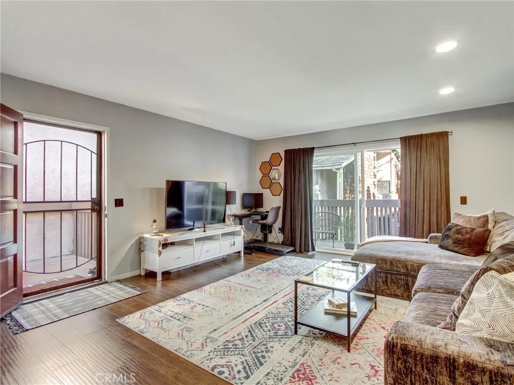 1062 B Cabrillo Park C, Santa Ana, California 92701 home-pic-12